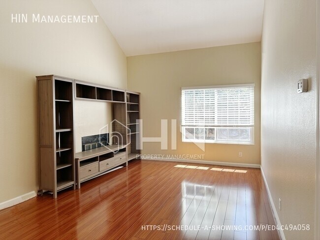 Foto del edificio - 34379 Benedick Ln