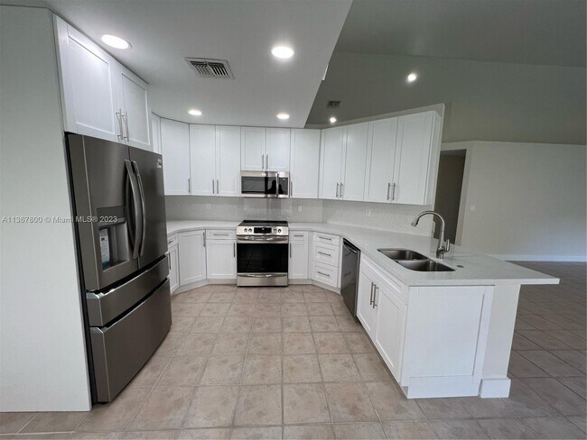 Building Photo - 2806 Oak Grove Rd