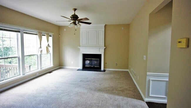 Foto del edificio - 345 Bloombridge Way NW