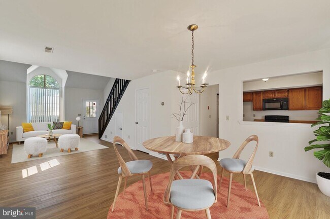 Foto del edificio - 180 Stoney Dr