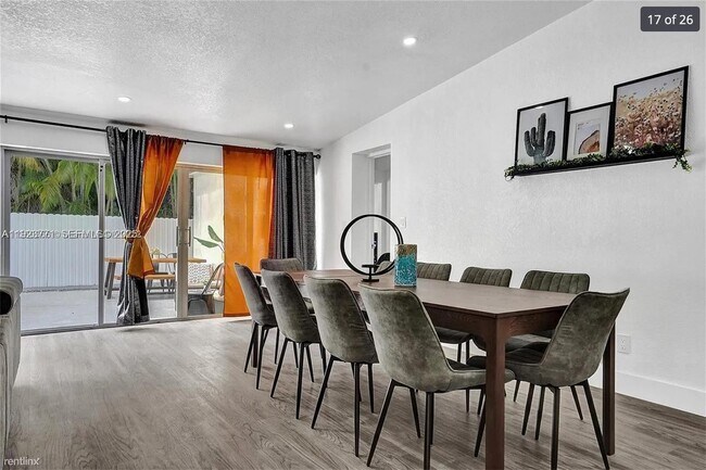 Foto del edificio - 1420 NE 201st Terrace