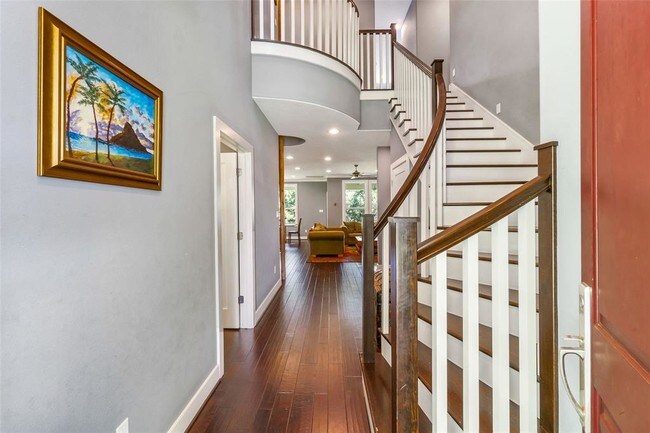 Building Photo - 11 E Lake Forest Ct