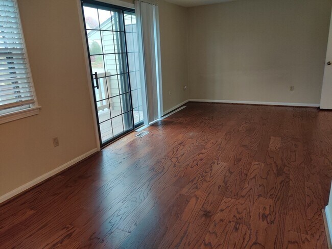 Building Photo - 57 Apache Way