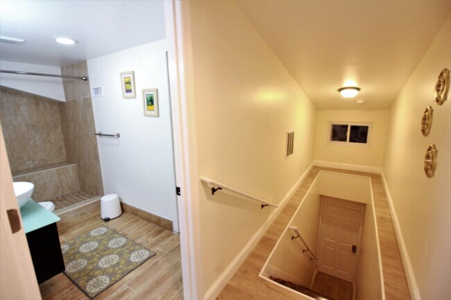 Foto del edificio - 3304 Otis St