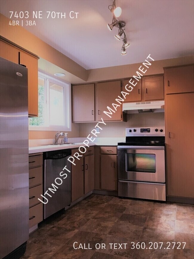Building Photo - 7403 NE 70th Ct