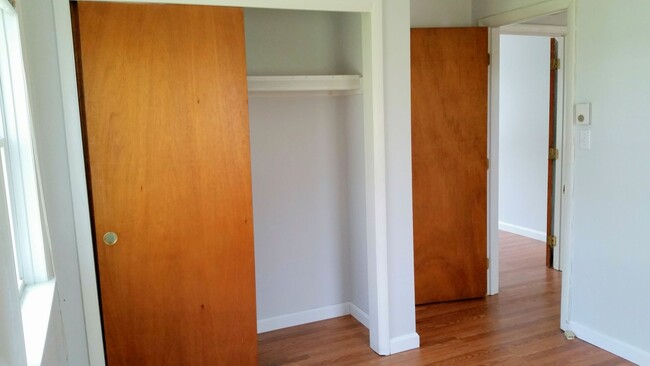 Foto del edificio - 2BR/1BA unit with W/D, Dishwasher, Parking...