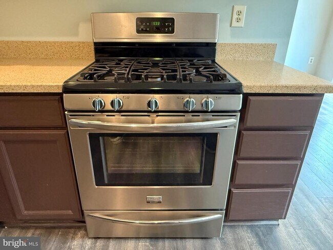 Foto del edificio - 2443 Warm Spring Way