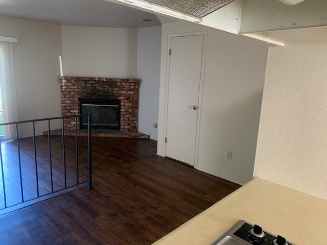 Building Photo - 6700 Alcantara Ave