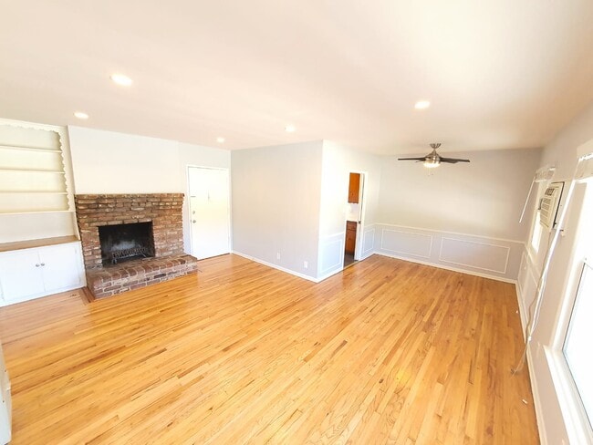 Building Photo - 5317 Vantage Ave