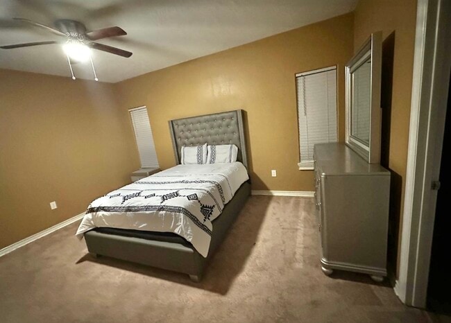 Foto del edificio - 2734 Duncan Dr