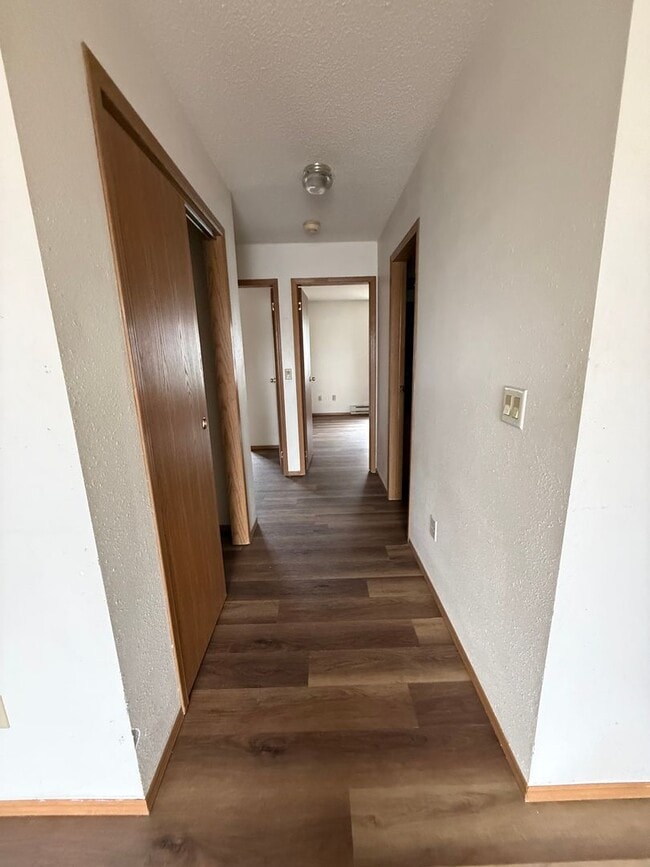 Building Photo - 319 1st St NW