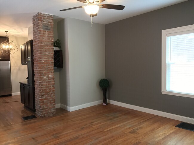 Building Photo - Large Renovated Home Located in the Heart ...