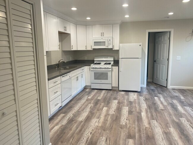 Building Photo - 20703 Walnut Valley Dr