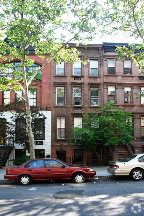 Foto del edificio - 137 W 94th St