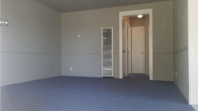 Building Photo - 1805 33rd Ave