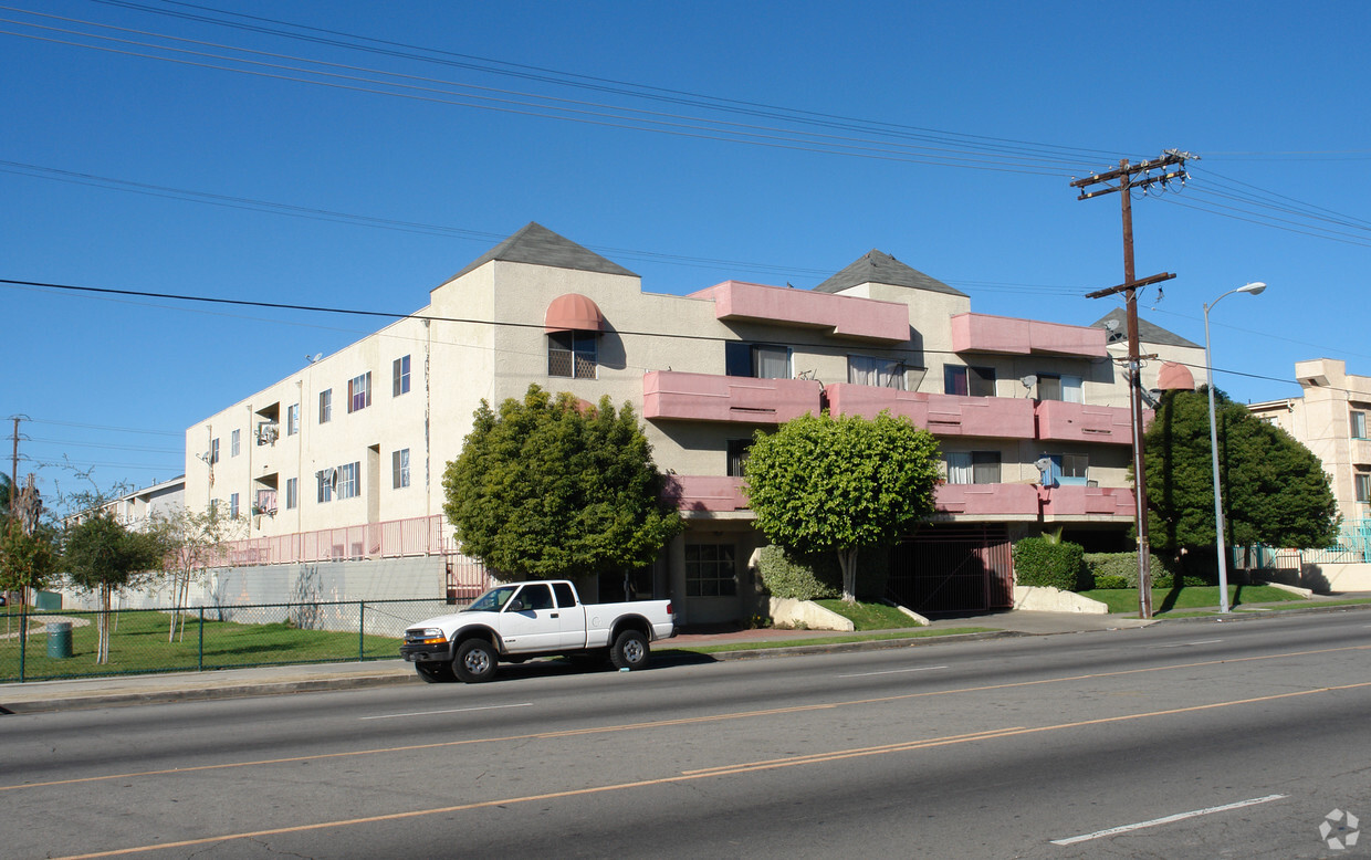 Foto principal - Van Nuys Apartments