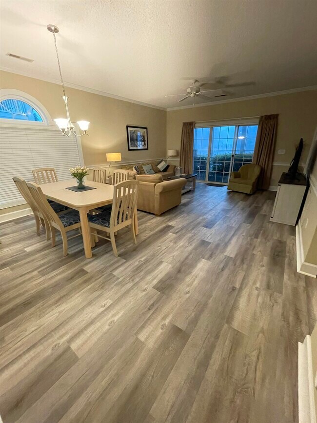 Building Photo - 702 Riverwalk Dr