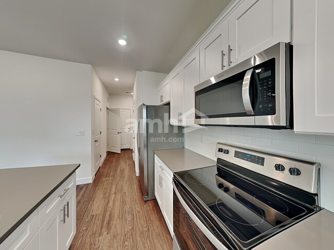 Building Photo - 9128 Ribbon Mdw Ct