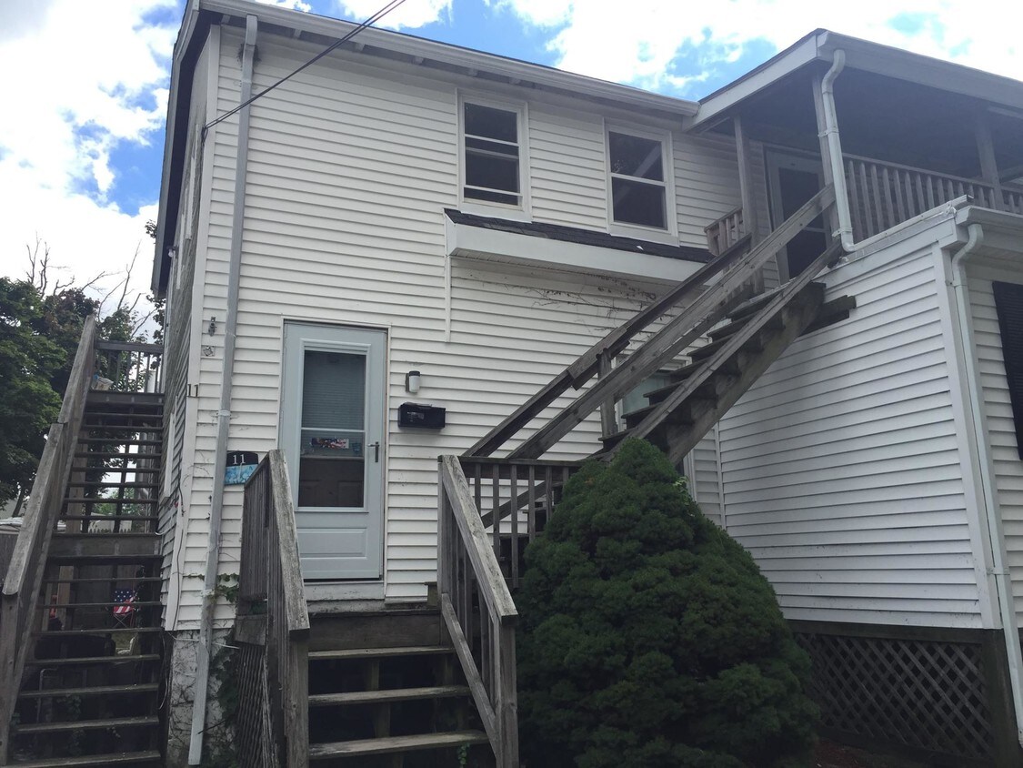 Primary Photo - 11 Burns Ave