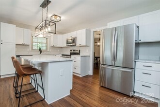 Building Photo - 5110 Chaplin Ln