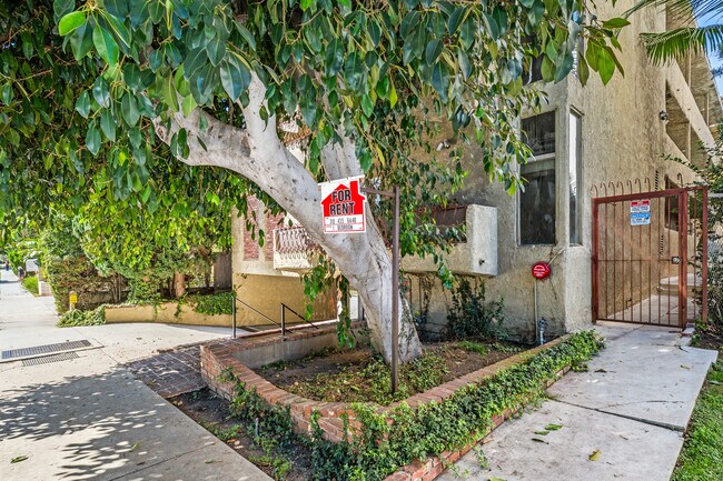 Foto del edificio - 11661 Goshen Ave