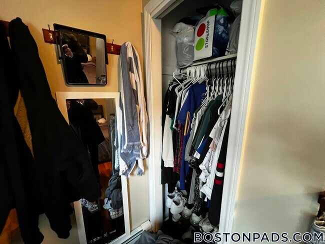 Foto del edificio - 12 Shepherd Ave