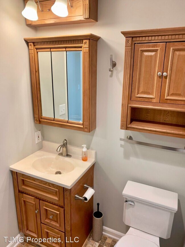 Building Photo - 4 br, 1 bath House - 8804 Haymarket Rd