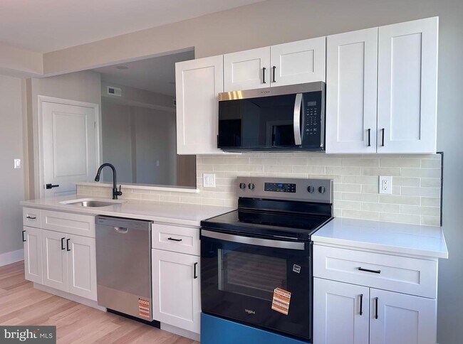 Building Photo - 1501 S 12th St