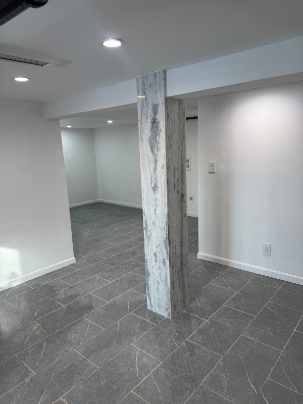 Building Photo - 9 Lawrence Ave