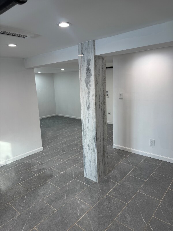 Foto del edificio - 9 Lawrence Ave