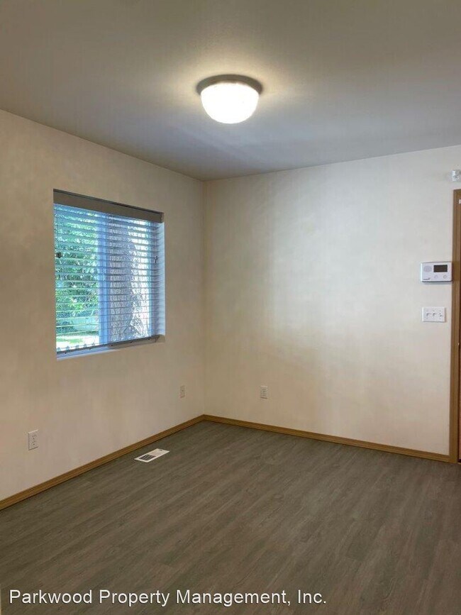 Building Photo - 3 br, 3 bath House - 3110 S. 13th St
