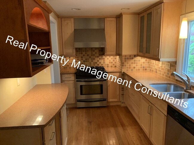 Building Photo - Unique 4-Bed Prairie Village Home