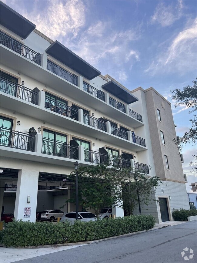 Building Photo - 4100 SW 64th Ave