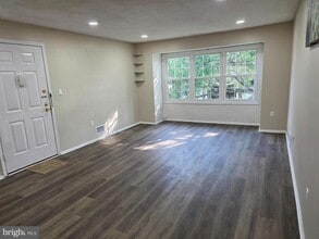 Building Photo - 22 Alburtus Ct