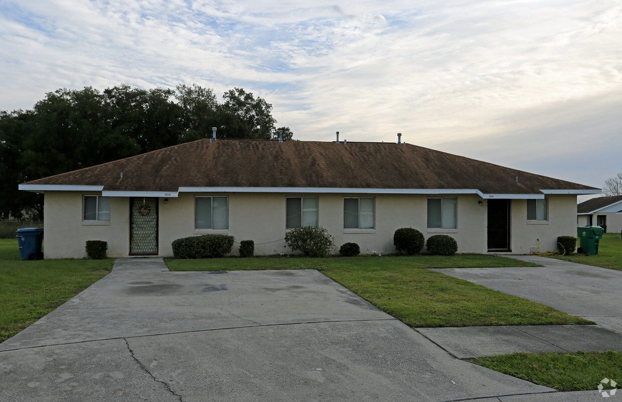 Building Photo - Bay Pointe Apartments