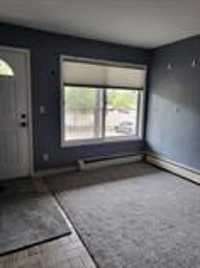 Building Photo - Heat included! Walk to gondola or town!