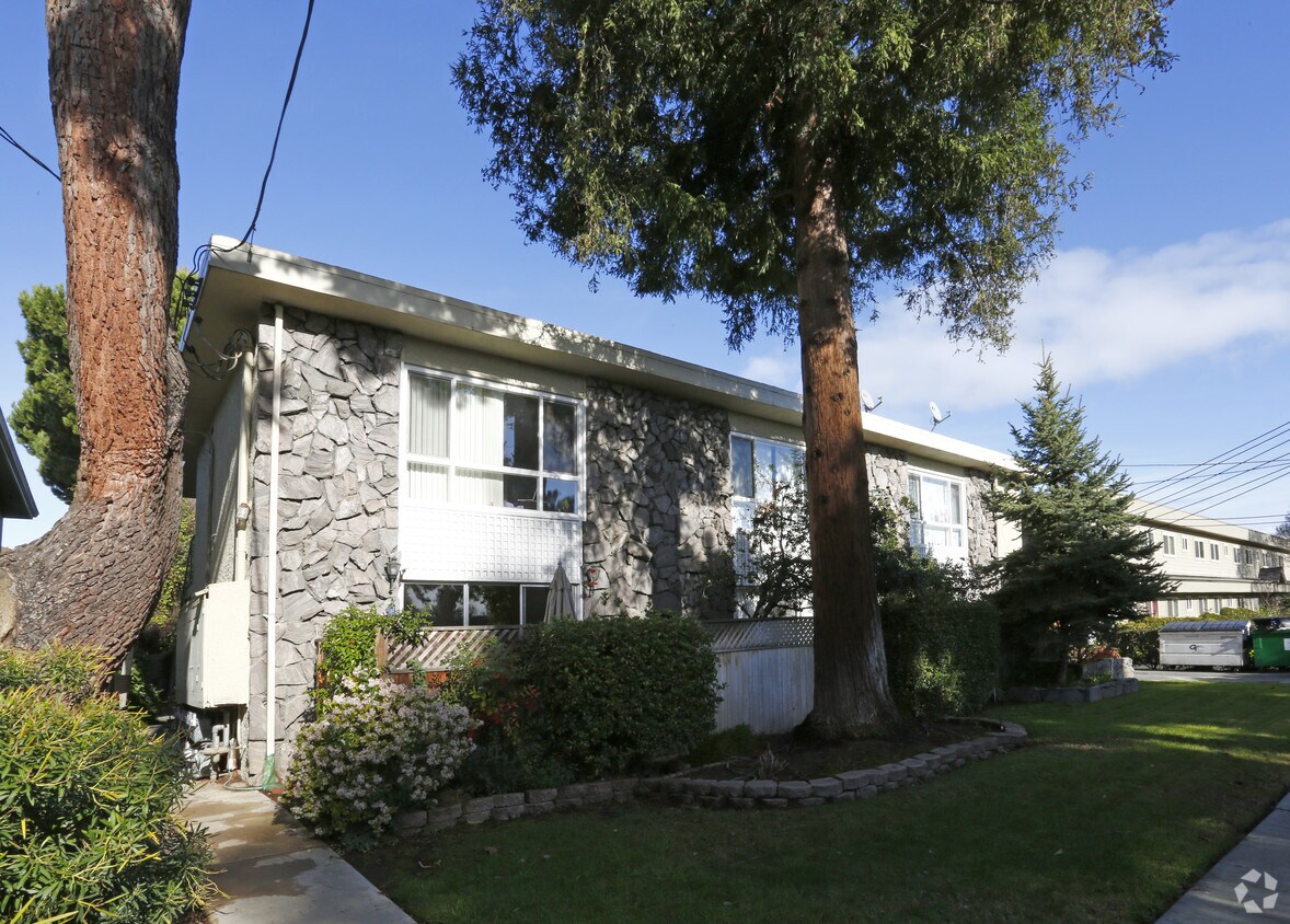 Primary Photo - 65 Glen Eyrie Ave