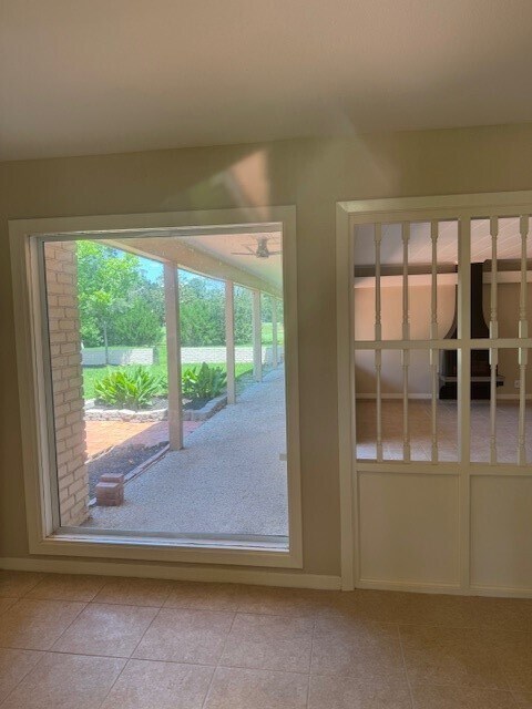 Building Photo - 6006 Bermuda Dunes Dr