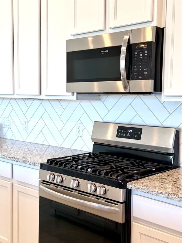Foto del edificio - 3715 Rock Ledge Dr