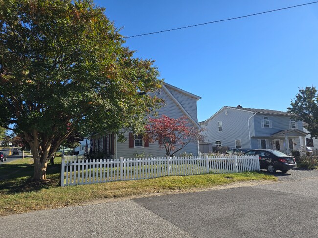 Building Photo - 7001 Sollers Point Rd