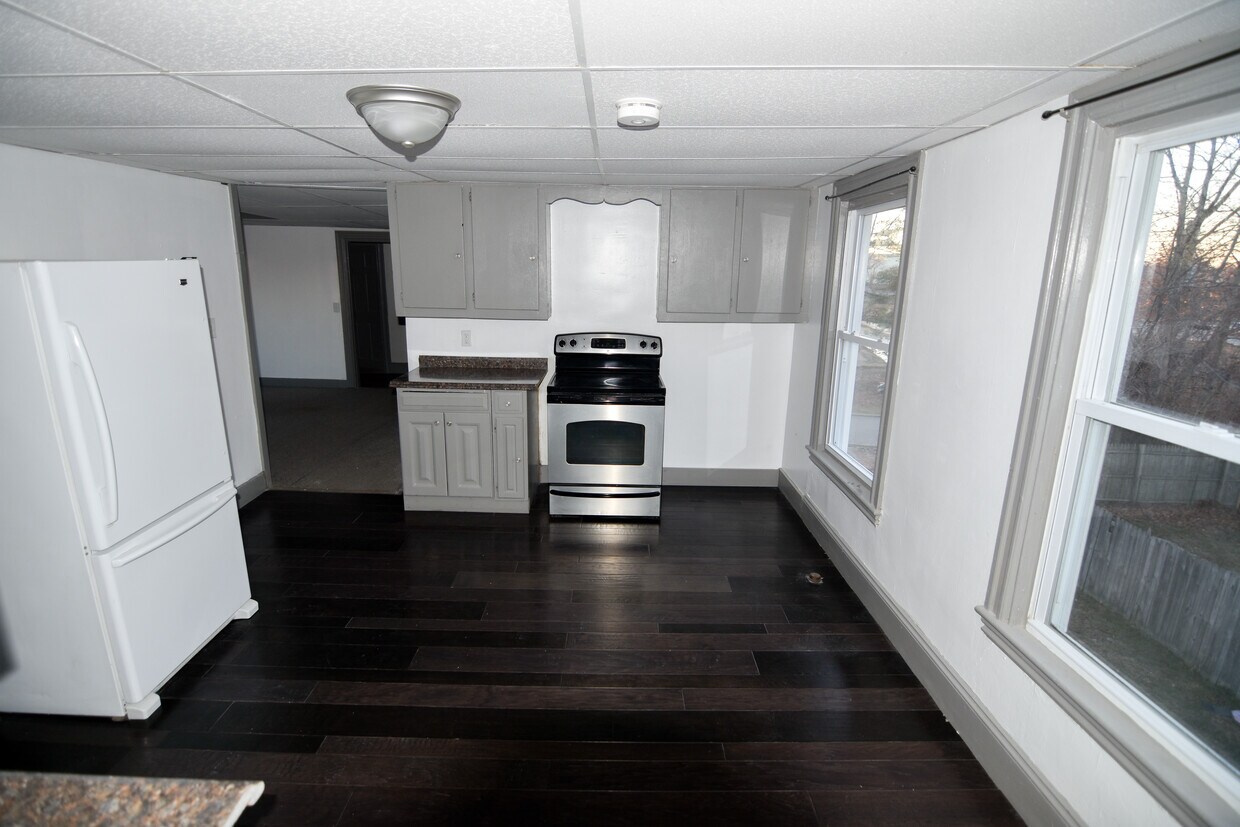 198 S Kelsey St Unit 2nd floor, South Portland, ME 04106 Apartments