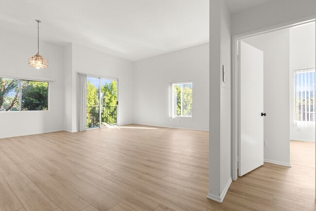 Interior Photo - Kester View