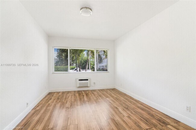 Foto del edificio - 9790 E Bay Harbor Dr