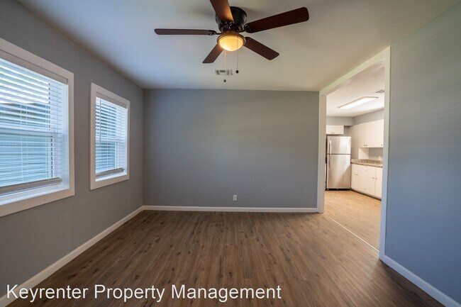 Foto del edificio - 2 br, 1 bath House - 2215 N Marion Ave