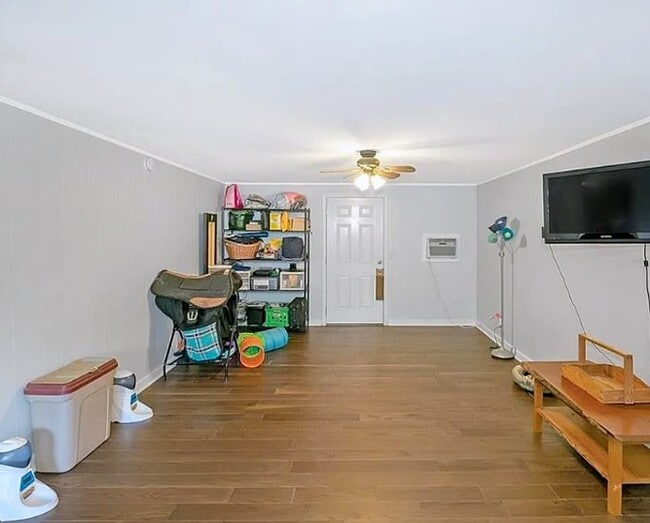 Building Photo - 1513 Wildwood Dr