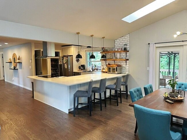 Foto del edificio - 4529 Crescent Ave