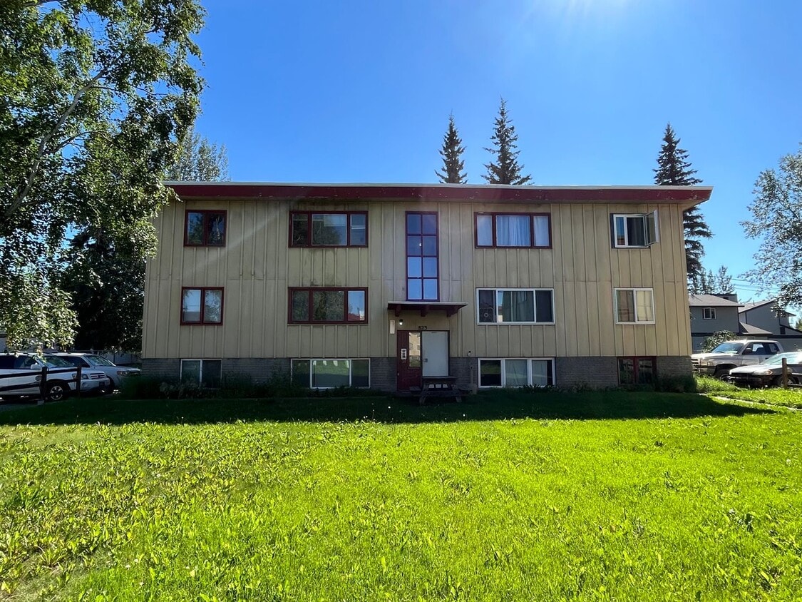Foto principal - 823 17th Ave