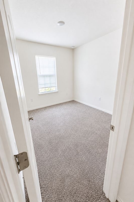 Foto del edificio - 811 Serenade St NW