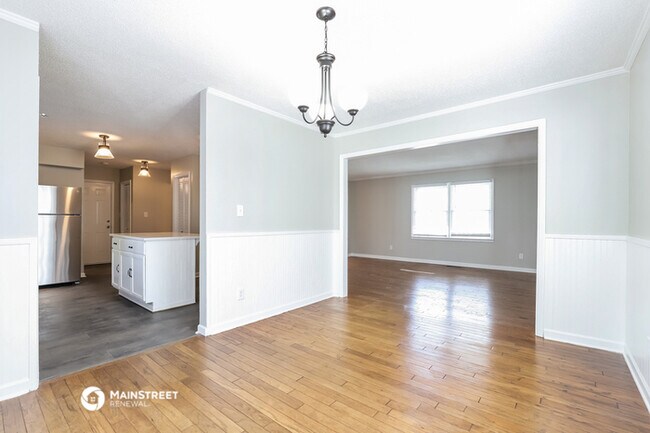 Foto del edificio - 3493 Miller Pl