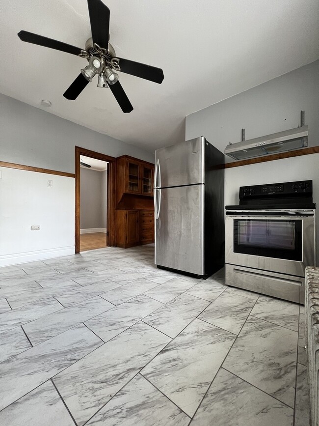 Building Photo - 5044 W 30th St